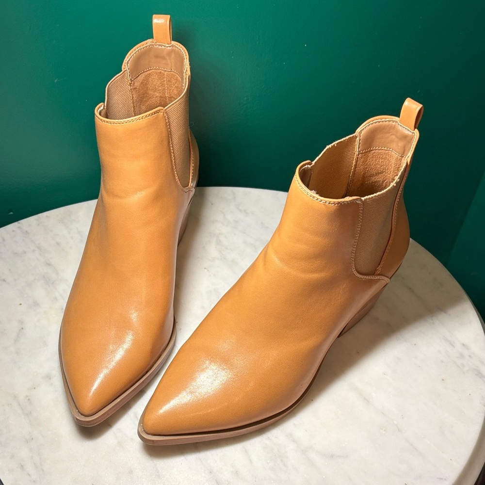 Universal thread Tan Ankle Boots